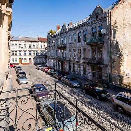 Квартира В Центрі З Дизайнерським Ремонтом Lviv Luaran gambar